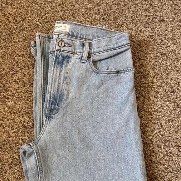 Abercrombie & Fitch Denim - Abercrombie relaxed 90s high rise Jean